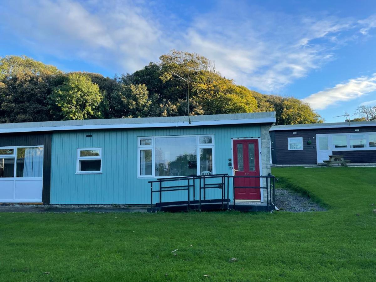 Entire Cozy Chalet In Bideford Bay Holiday Park Exterior photo